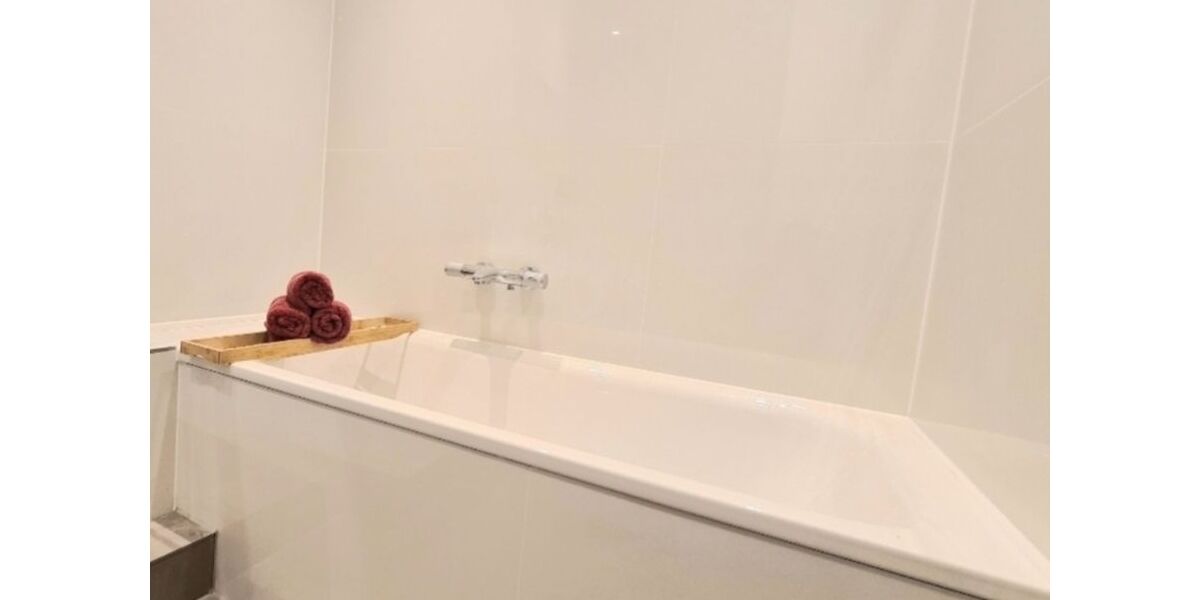 Provisionsfrei* Sonniger Garten mit modernem Traumhaus nahe Internationale Schule - Reihenmittelhaus Hamburg Altona | Angebot:26227930