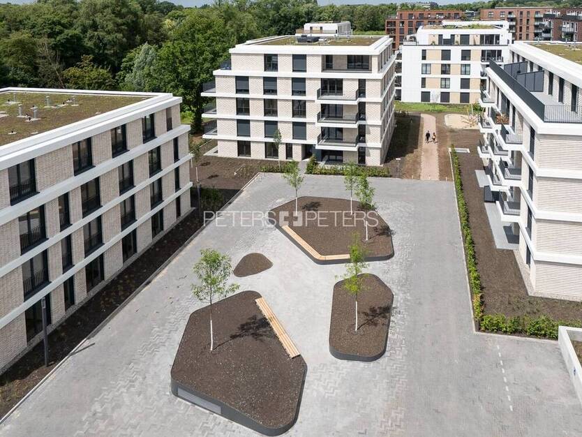 + Familientraum in bester Nachbarschaft: im Grünen mit direktem Anschluss an das Großstadtleben! +