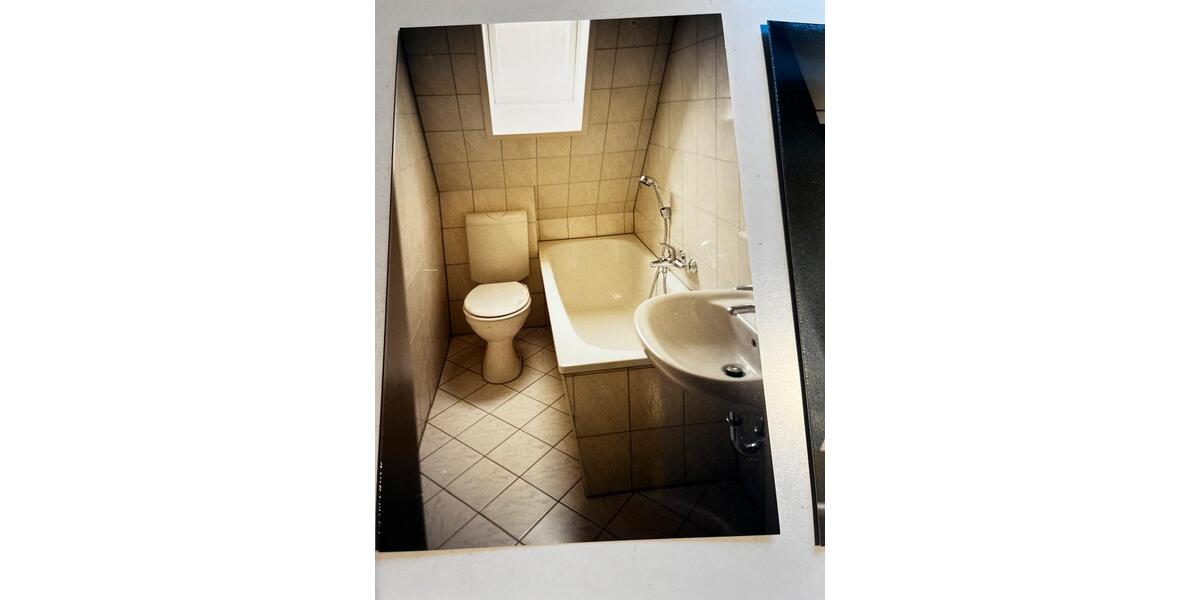 Dachgeschoßwohnung Pinneberg - 2.5 Zimmer, 48 m&sup2;, 120.000&euro; | Angebot:26413280
