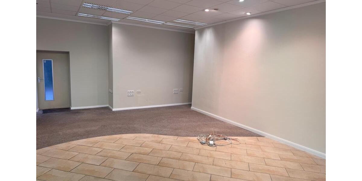 Ladengeschäft ggü EEZ 200 qm inkl keller zimmer