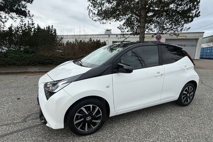 Toyota Aygo (X) 28.967 km 10.999 &euro; Barsbüttel 22885