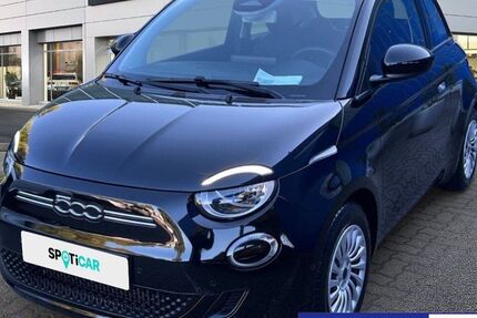 Fiat 500e 18.978 km 20.990 € Hamburg 22457