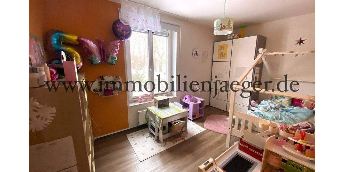 Kohfurth in 2.Hausreihe - helle Eckwohnung im Hochparterre mit Terrasse - 2x Bäder, EBK, TG möglich 4 zimmer