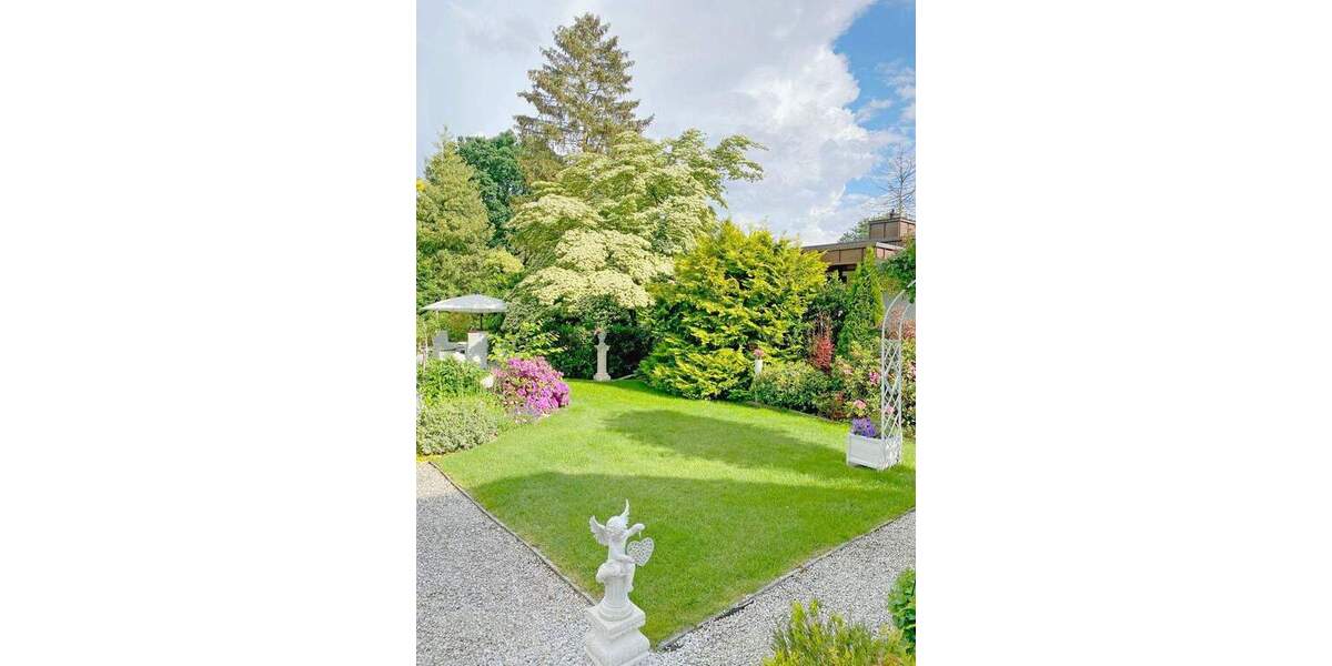 Lichtdurchfluteter 4-Zi.-Doppelhaustraum mit Wintergarten, Kamin, Sauna und Gartenidylle 4 zimmer