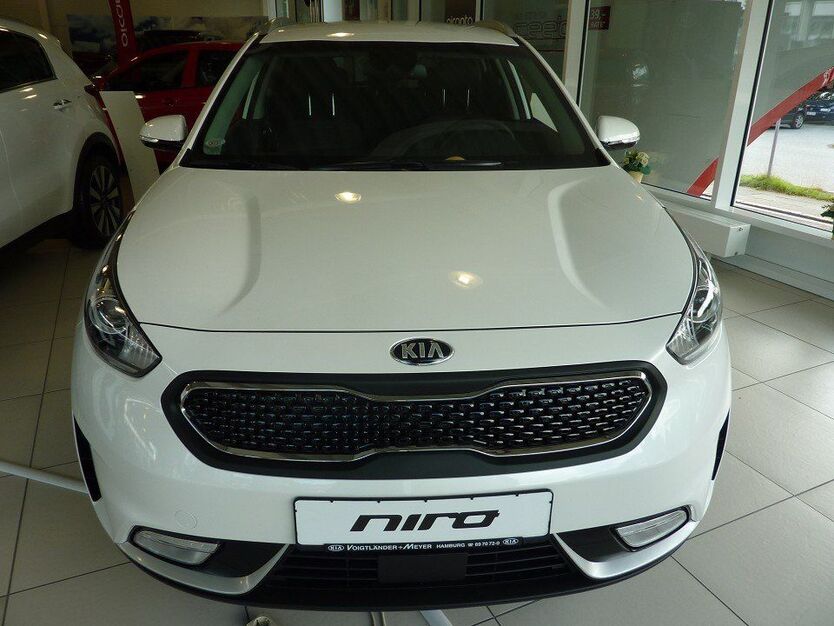 Kia Niro 49.570 km 16.985 € Hamburg 22049