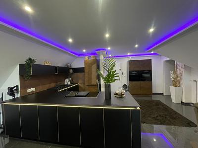 LUXURIÖS MÖBLIERTE WOHNUNG MIT WELLNESSBEREICH - Dachgeschoßwohnung Geesthacht | Angebot:27121975
