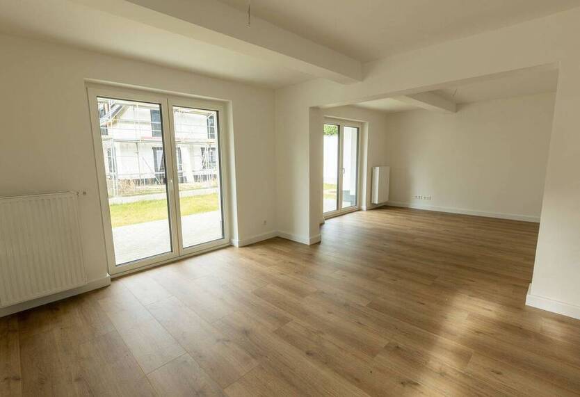 Helle Doppelhaushälfte in Hamburg-Rissen – Erstbezug nach Sanierung mit Garten & Terrasse