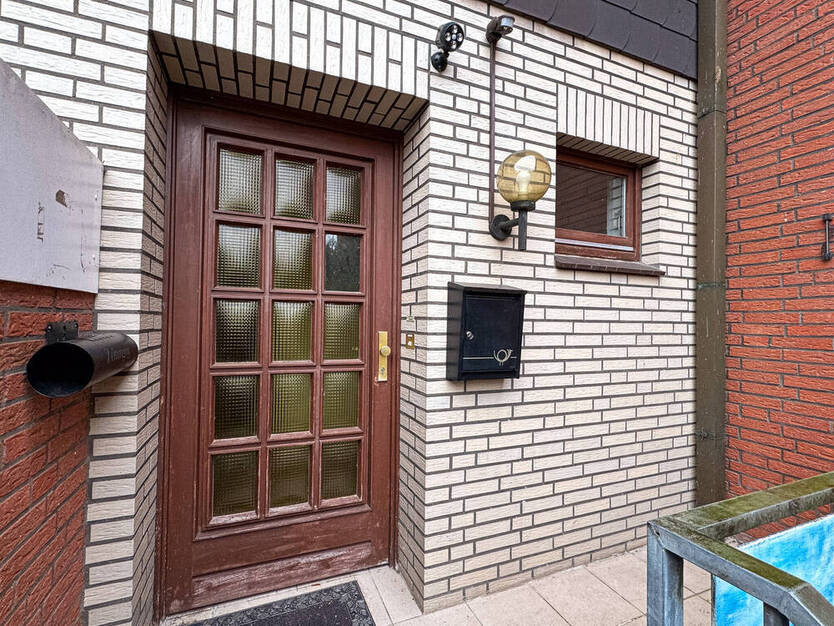 REIHENMITTELHAUS IN PFLEGENDE HÄNDE ABZUGEBEN