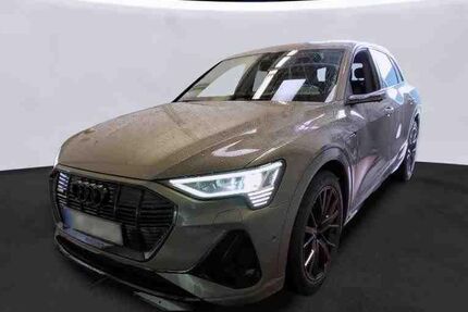 Audi e-tron 70.136 km 36.950 &euro; Hamburg 22047