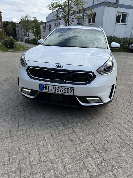 Kia Niro 109.600 km 14.990 € Hamburg 22523