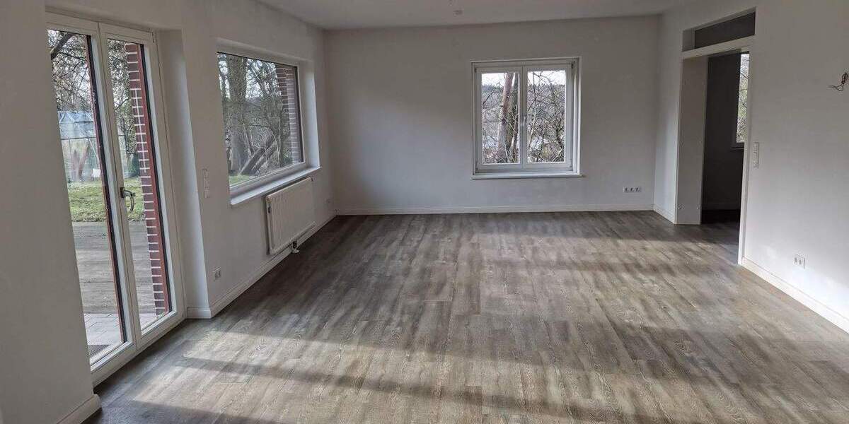 Einfamilienhaus Buxtehude - 5 Zimmer, 180 m&sup2;, 2.200&euro; | Angebot:25800824