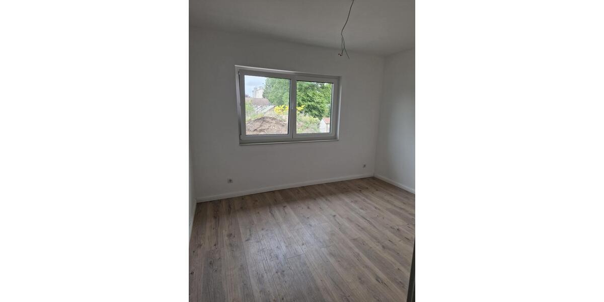 Doppelhaushälfte Pinneberg - 5 Zimmer, 170 m&sup2;, 2.125&euro; | Angebot:25353181