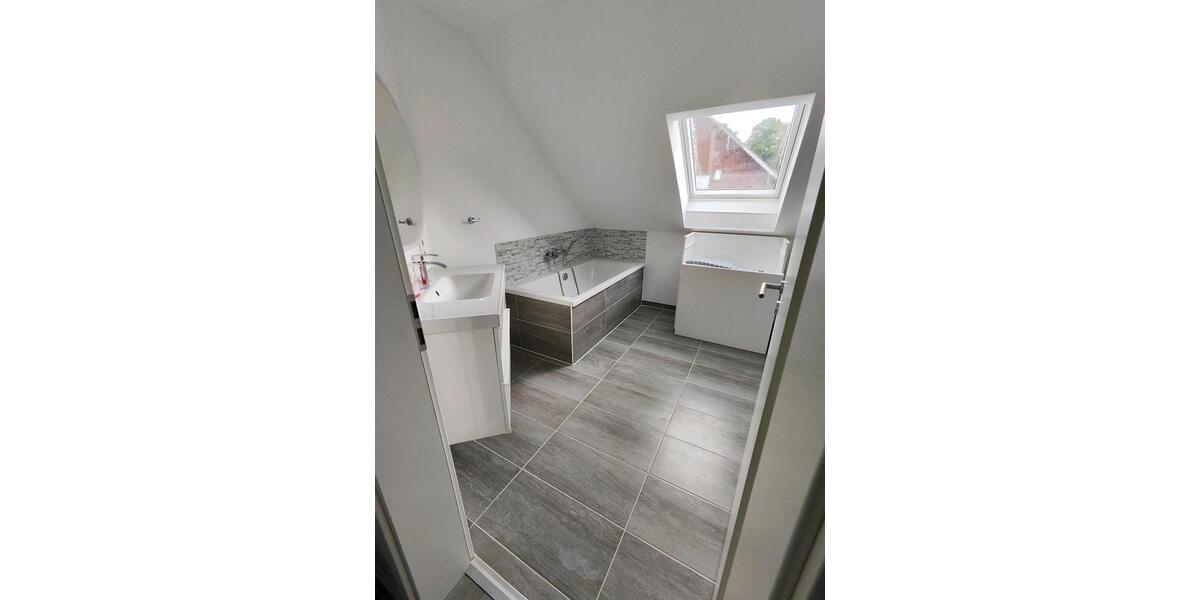 Etagenwohnung Geesthacht - 5 Zimmer, 156 m&sup2;, 1.950&euro; | Angebot:26241939