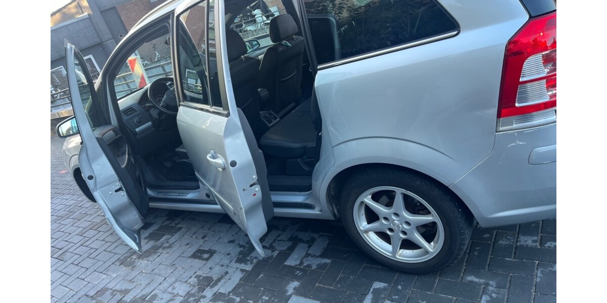 Opel Zafira 209.103 km 4.799 € Geesthacht 21502