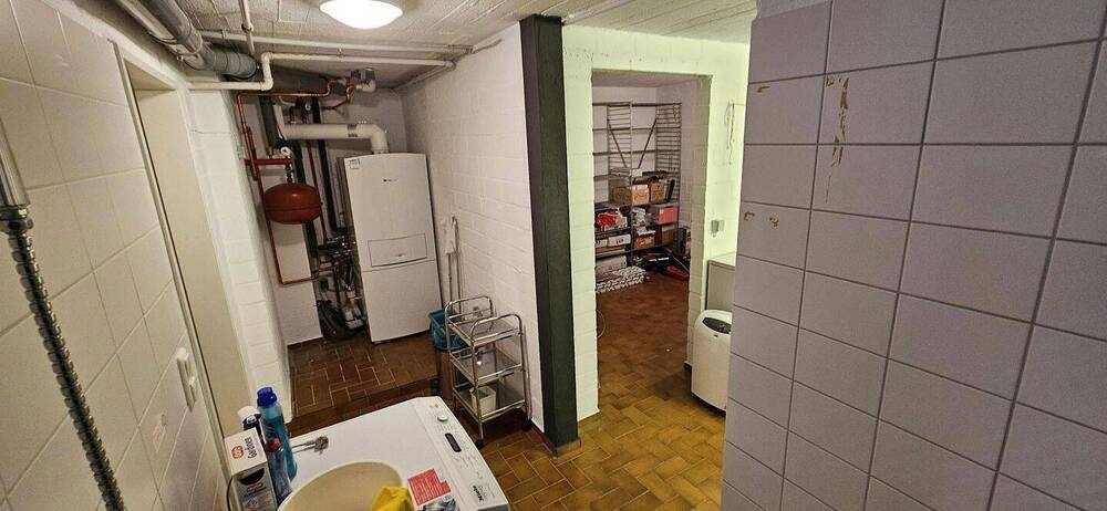 Doppelhaushälfte saniert mit Garten und Garage