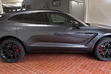 Aston Martin DBX 31.200 km 129.900 &euro; Hamburg 20253