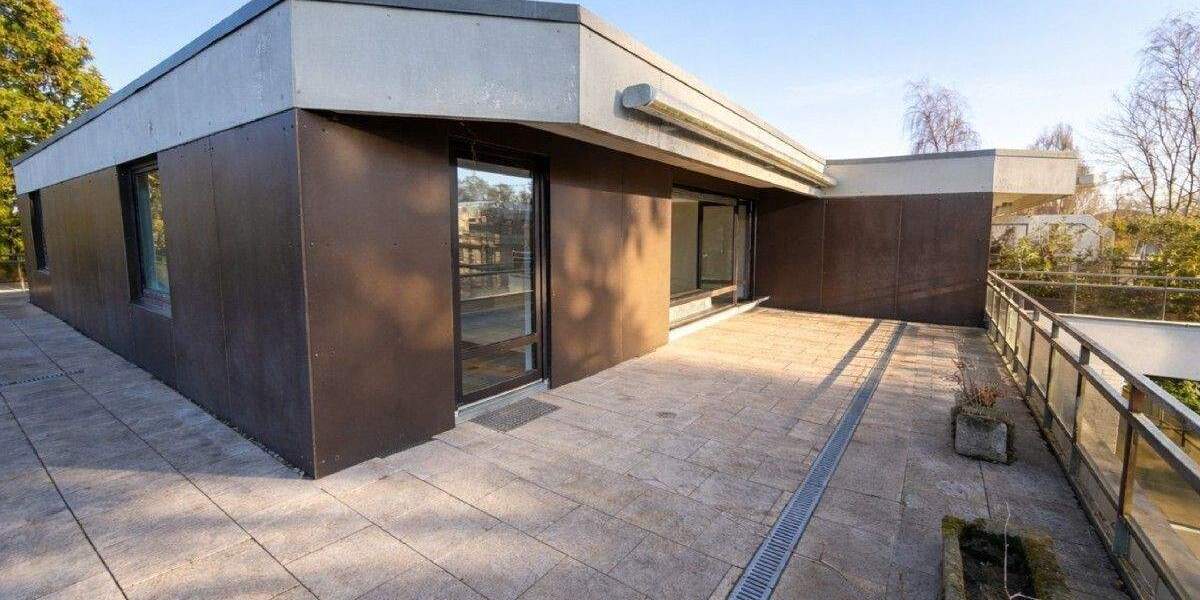 Sofort bezugsfertig: helles 3-Zi.-Penthouse mit gr. Dachterrasse, 2 Bädern + TG-Stellplatz in Blankenese 3 zimmer