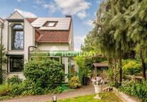Attraktive Doppelhaushälfte mit EBK, Terrasse und Gartenlaube in Bergedorf