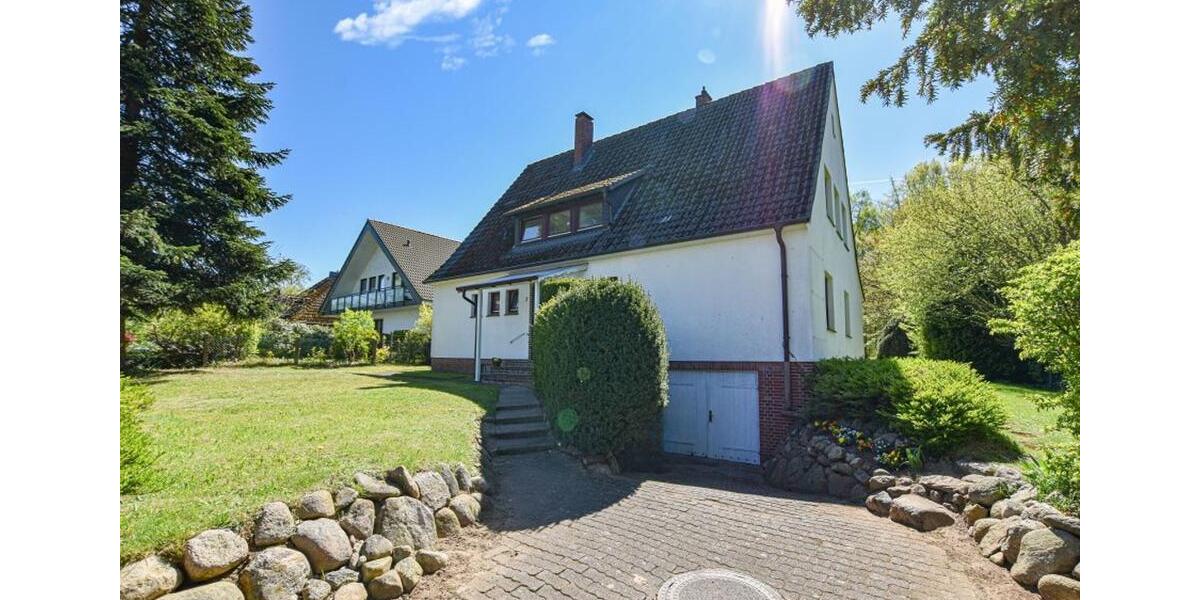 Einfamilienhaus Ahrensburg - 9 Zimmer, 170 m&sup2;, 2.600&euro; | Angebot:24800854