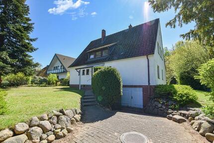 Haus Ahrensburg - 9 Zimmer, 170 m&sup2;, 2.600&euro; | Angebot:24800854