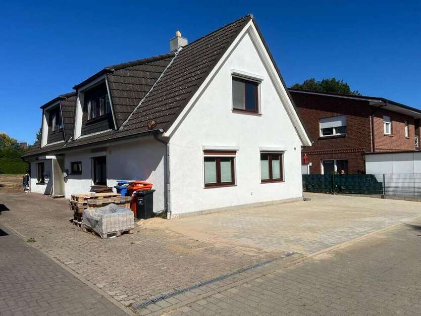 Haus zum Mieten in Henstedt-Ulzburg 1.750 € 122 m²