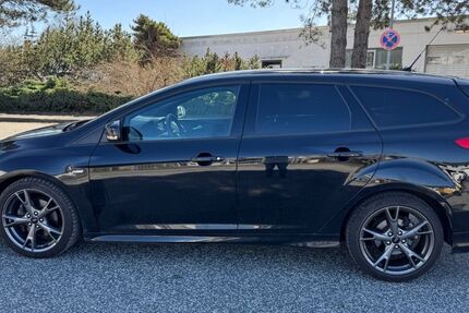 Ford Focus 75.856 km 9.490 &euro; Barsbüttel 22885