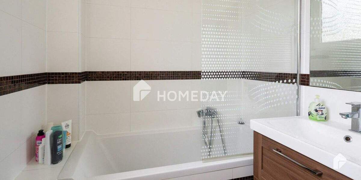 Einziehen und Wohlfühlen - Ansprechender Bungalow mit sonniger Terrasse und zwei Bädern 4 zimmer