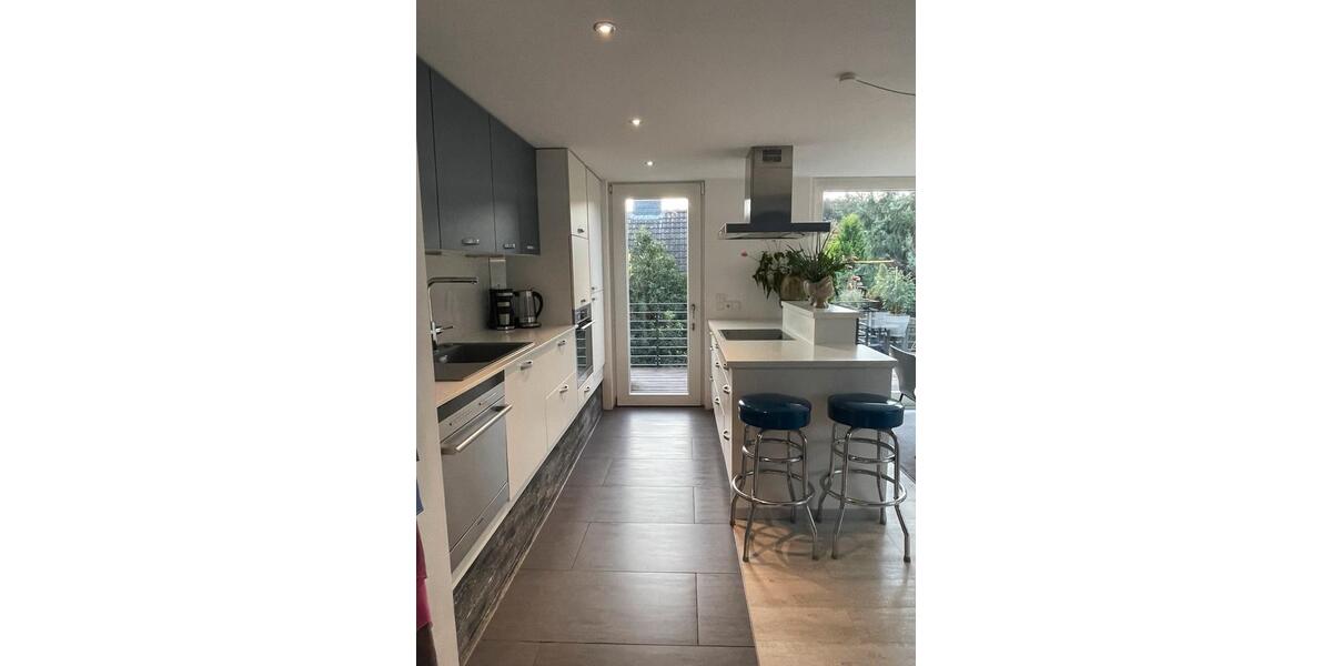 Etagenwohnung Rellingen - 3 Zimmer, 83 m&sup2;, 1.900&euro; | Angebot:25299743