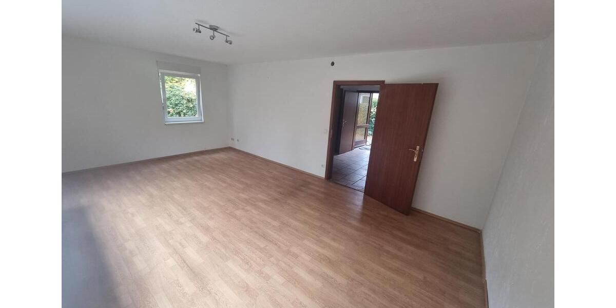 Großes Haus mit 6 Zimmer, Vollkeller und Garten in Norderstedt 6 zimmer