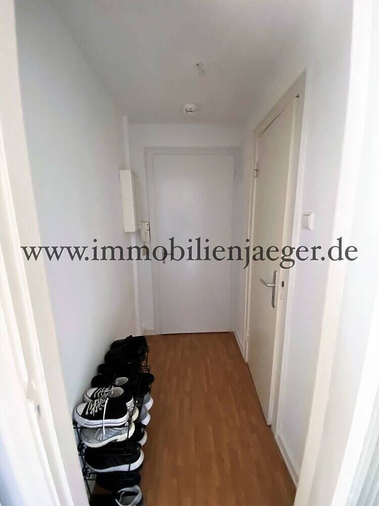 Zentrales Garstedt zw. Meyers-Mühle und EKZ Herold-Center - DachWohnung mit EBK - Sitzbadewanne