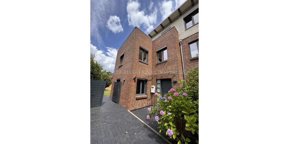 Einfamilienhaus Hamburg Groß Borstel - 6 Zimmer, 210 m&sup2;, 3.780&euro; | Angebot:27317775