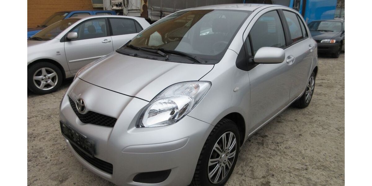 Toyota Yaris 102.759 km 3.000 &euro; Hamburg 20537