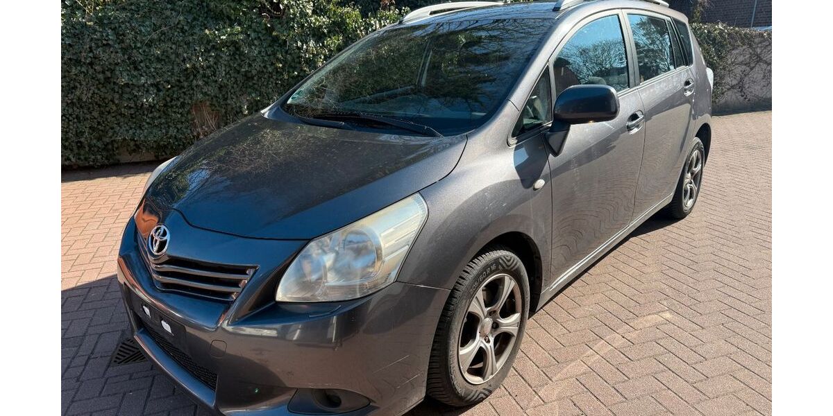 Toyota Verso 163.000 km 5.250 &euro; Hamburg 21149