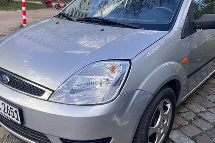 Ford Fiesta 97.757 km 2.599 &euro; Hamburg 21109