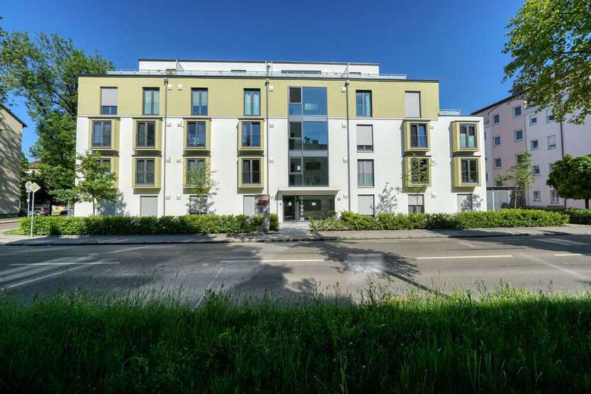 Wohnung zum Mieten in Augsburg 495 € 24.5 m²