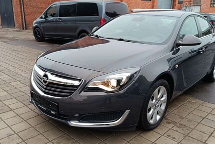 Opel Insignia 73.020 km 8.990 &euro; Hamburg 22046