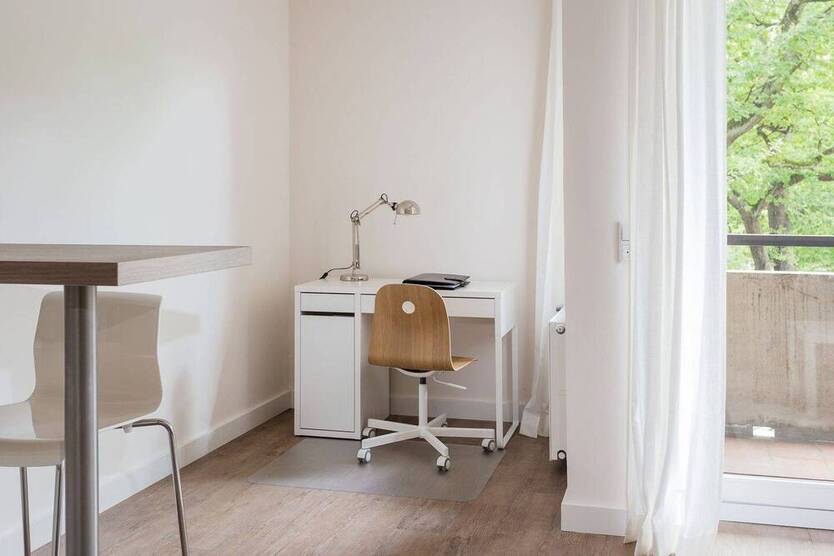 Hallerstraße! 1,5 Zimmer Apartment nebst Balkon & Tiefgaragenstellplatz!