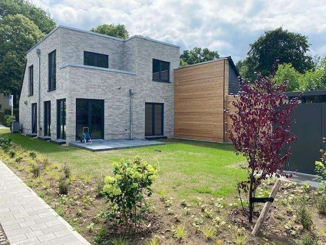 Haus zum Mieten in Hamburg 2.640 € 143 m²