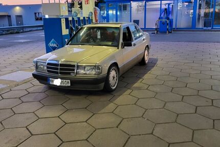 Mercedes-Benz 190 152.000 km 27.250 &euro; Hamburg 22547