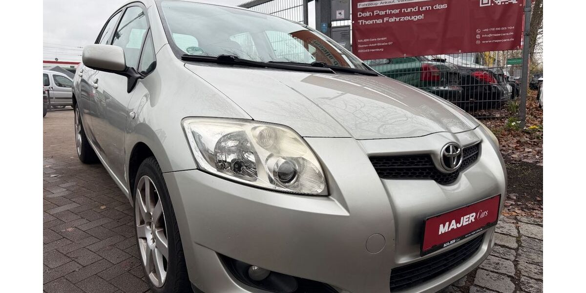 Toyota Auris 133.093 km 6.500 &euro; Hamburg 22043