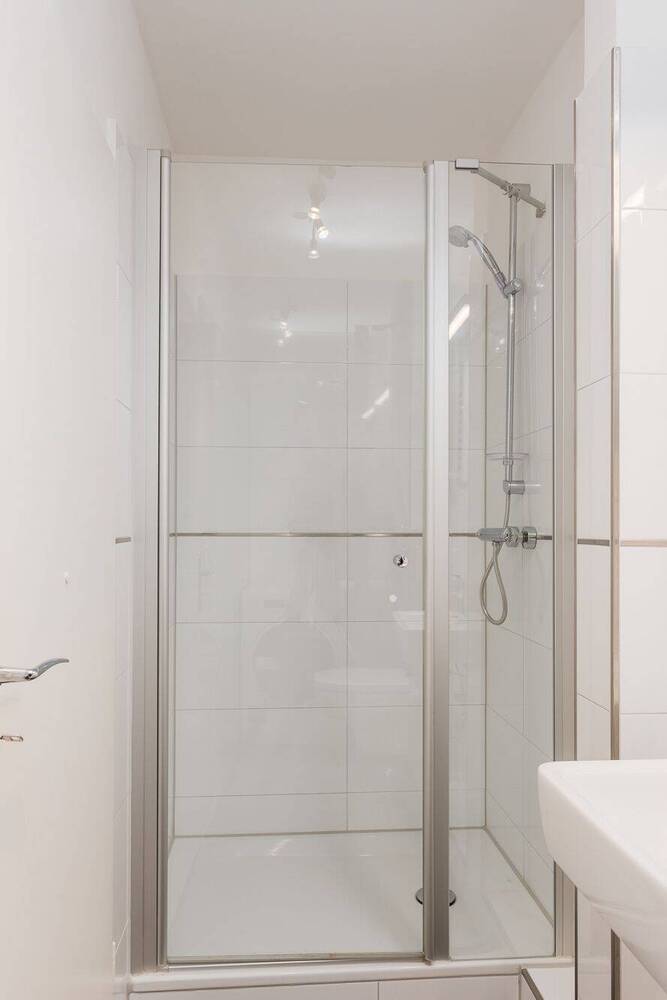 Hallerstraße! 1,5 Zimmer Apartment nebst Balkon & Tiefgaragenstellplatz!
