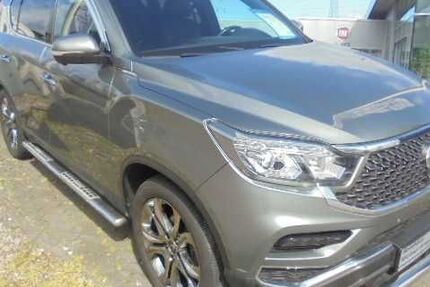 SsangYong REXTON 76.502 km 29.990 &euro; Hamburg 22043