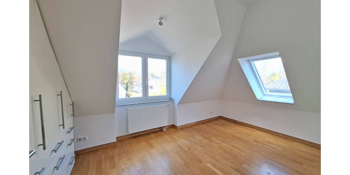 Etagenwohnung Hamburg Lokstedt - 3 Zimmer, 115 m&sup2;, 1.800&euro; | Angebot:26065049