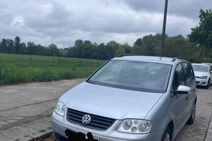 VW Touran 161.000 km 2.100 &euro; Hamburg 21079
