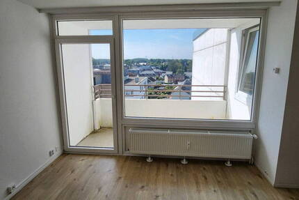 1 Zimmer Balkon, EBK, Vollbad 38m² in Quickborn 7.OG