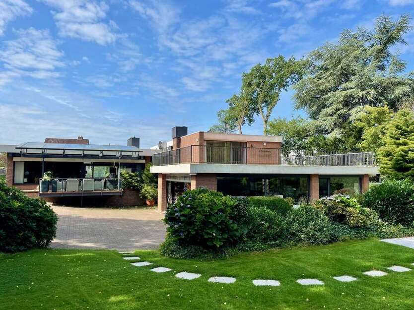 Haus zum Kaufen in Uetersen 1.330.000 € 400 m²