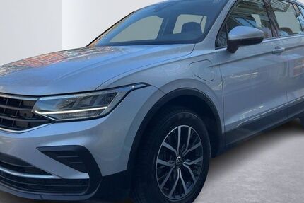 VW Tiguan 17.129 km 27.990 &euro; Hamburg 22111