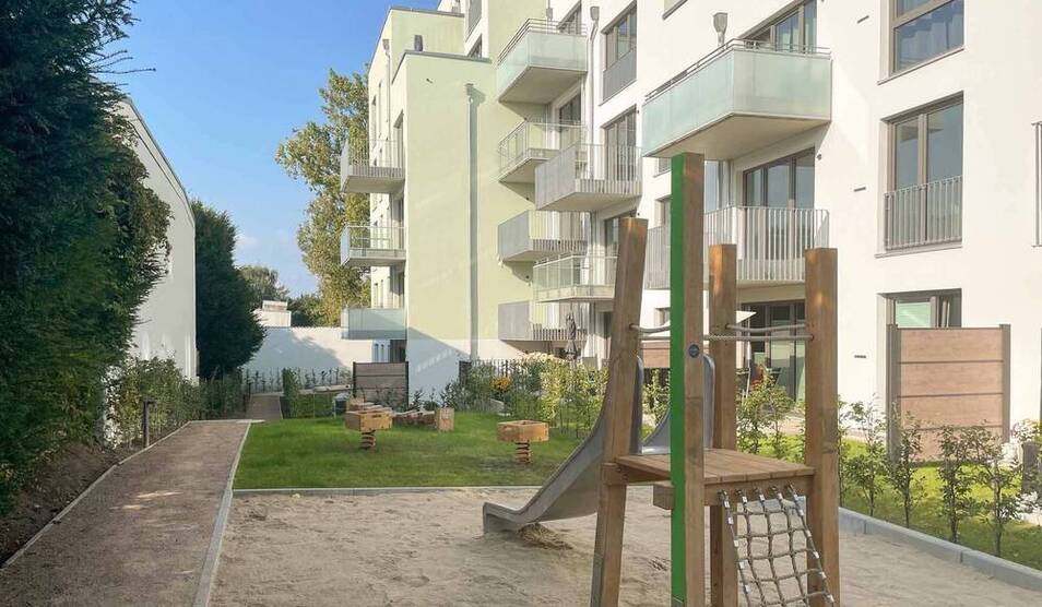 Neue Wohnung mit bodentiefen Fenstern und West-Balkon 3 zimmer