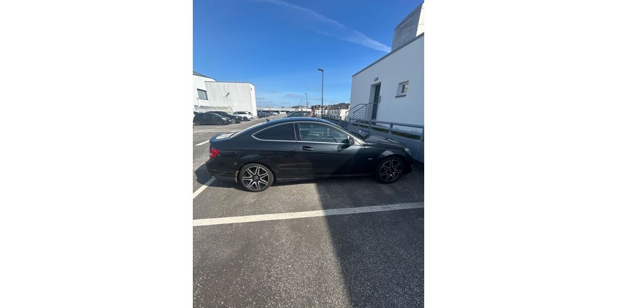 Mercedes-Benz C 250 106.500 km 16.300 &euro; Hamburg 22523