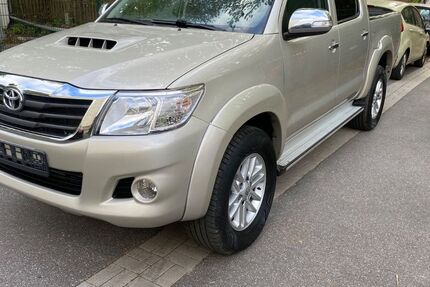 Toyota Hilux 238.500 km 16.900 &euro; Hamburg 20535